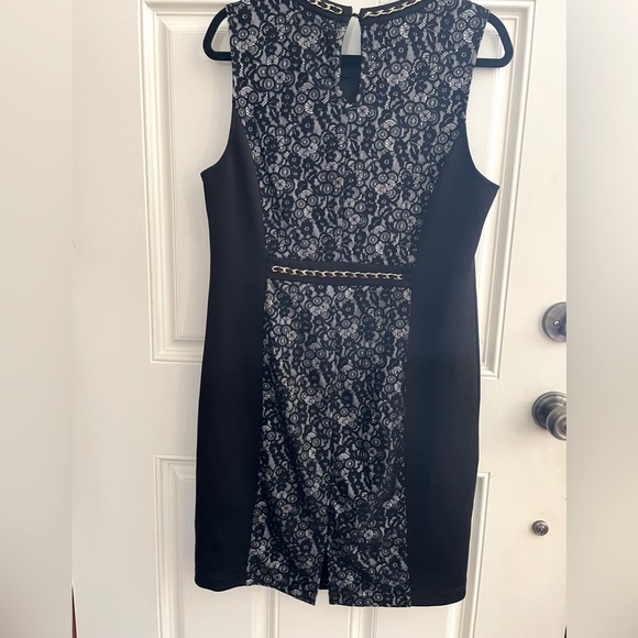 Lady Dutch XL fitted dress. Gold chain accents around neckline & hip area. - Picture 4 of 12